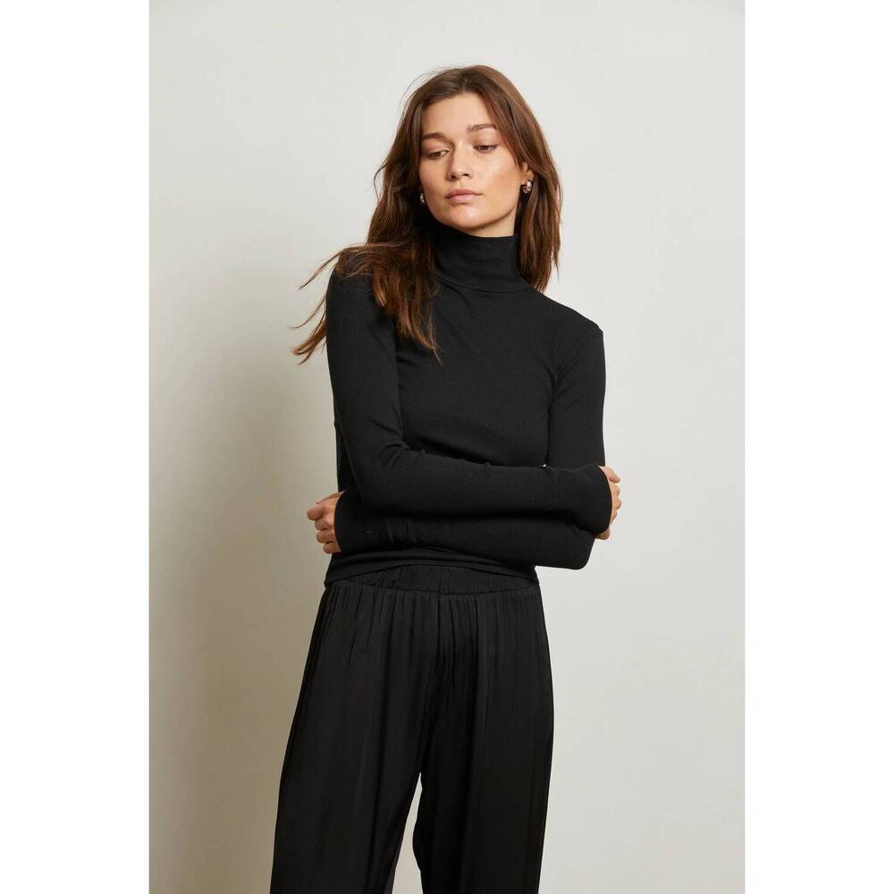NEW PERFECTWHITETEE hayden rib turtleneck top in true black